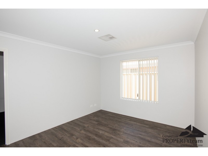 10 Herbert Street, Wandina WA 6530