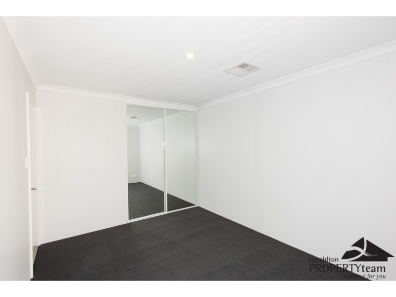 10 Herbert Street, Wandina WA 6530