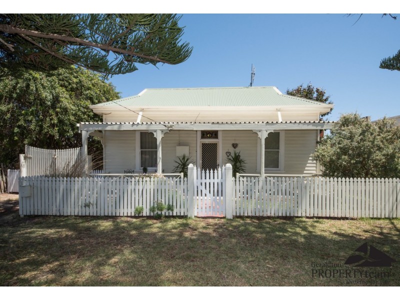 1 Crowther Street, Beachlands WA 6530