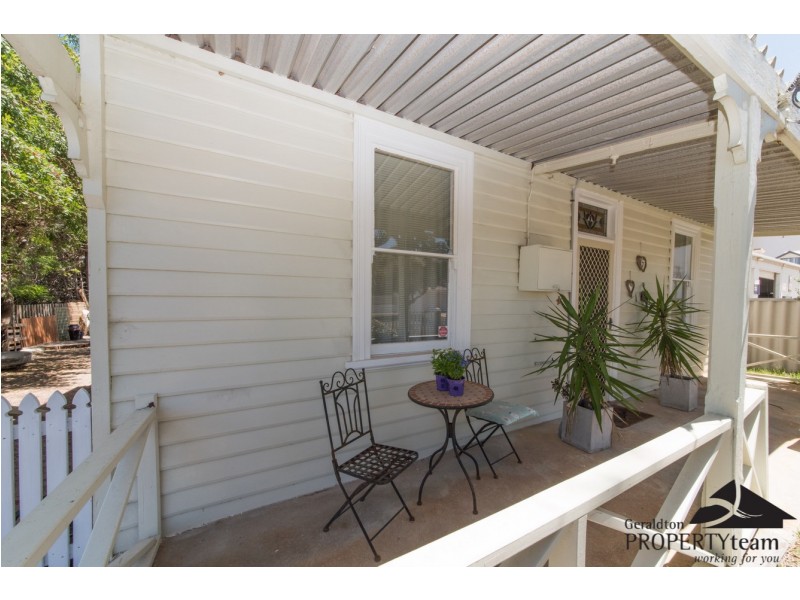 1 Crowther Street, Beachlands WA 6530