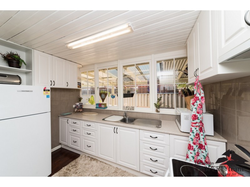 1 Crowther Street, Beachlands WA 6530