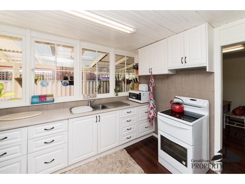 1 Crowther Street, Beachlands WA 6530