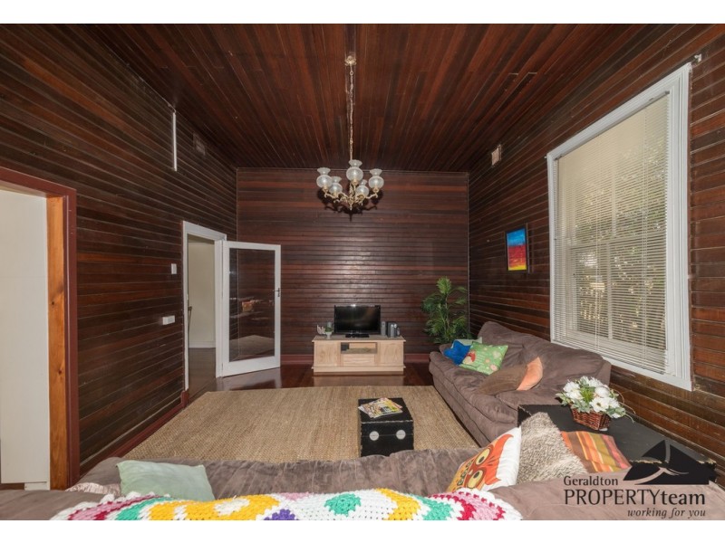 1 Crowther Street, Beachlands WA 6530