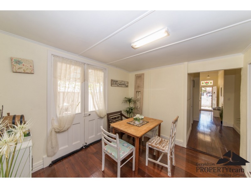 1 Crowther Street, Beachlands WA 6530