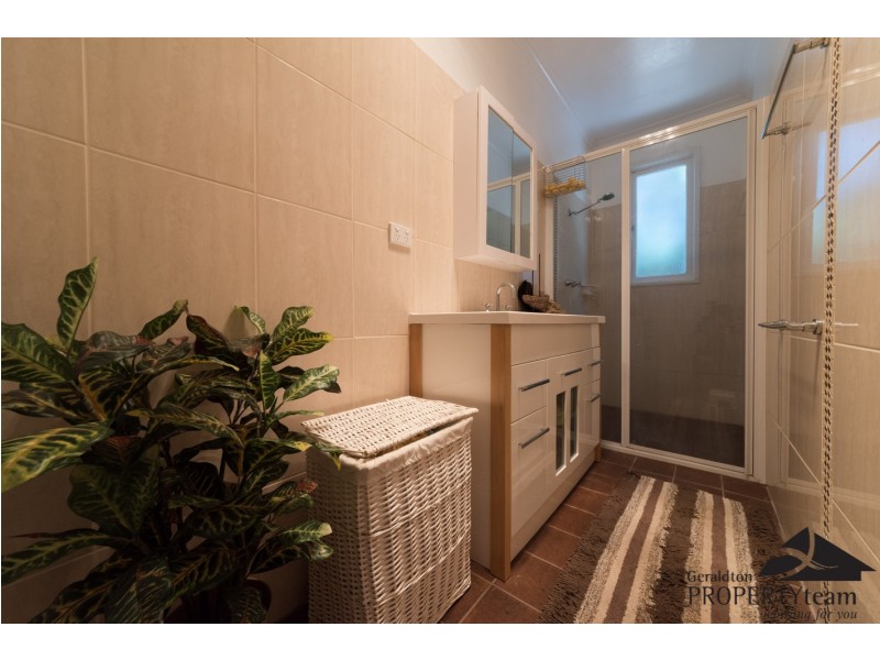 1 Crowther Street, Beachlands WA 6530