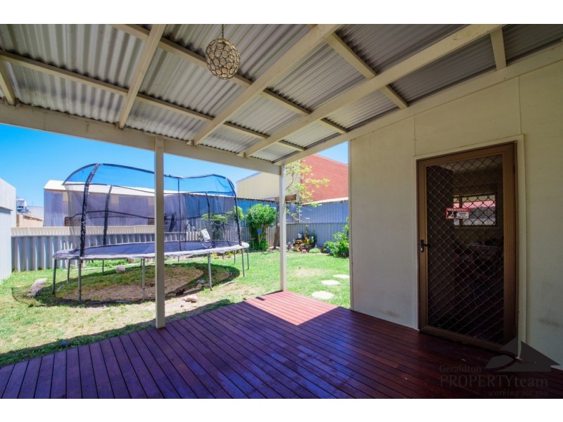 1 Crowther Street, Beachlands WA 6530