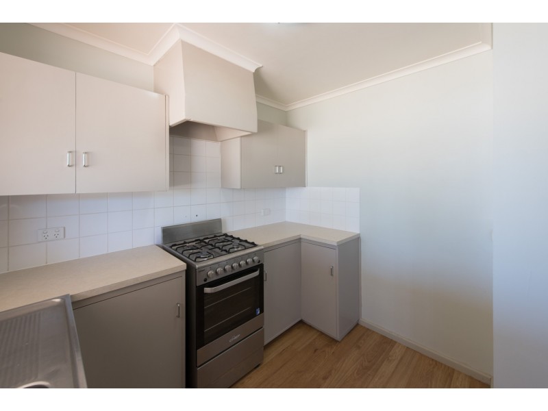 24 Adelaide Street, Waggrakine WA 6530