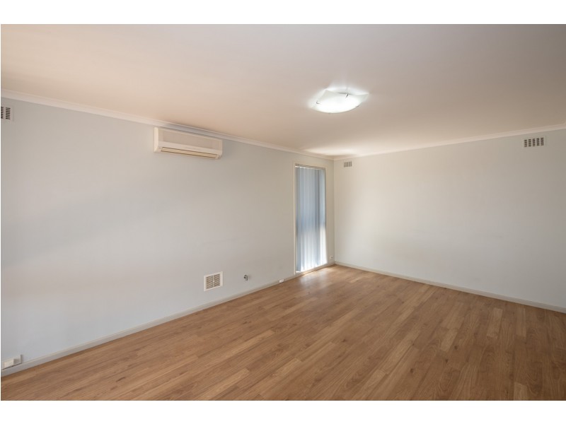 24 Adelaide Street, Waggrakine WA 6530