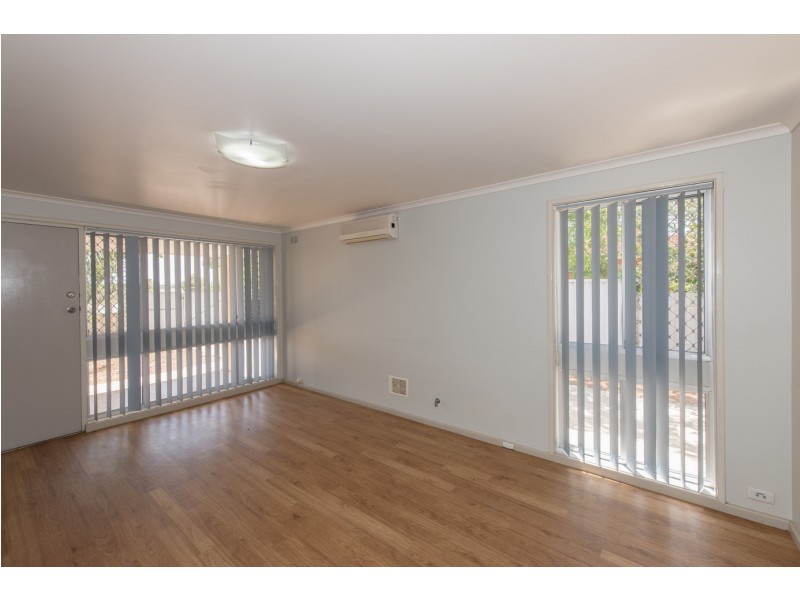 24 Adelaide Street, Waggrakine WA 6530