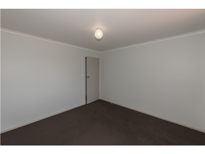 24 Adelaide Street, Waggrakine WA 6530