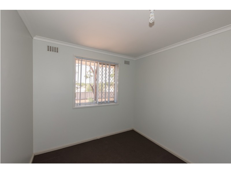 24 Adelaide Street, Waggrakine WA 6530