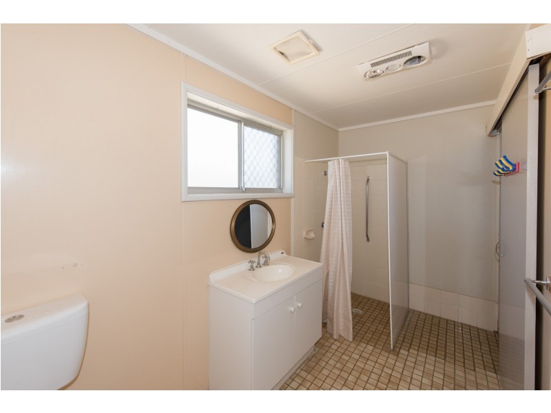 24 Adelaide Street, Waggrakine WA 6530