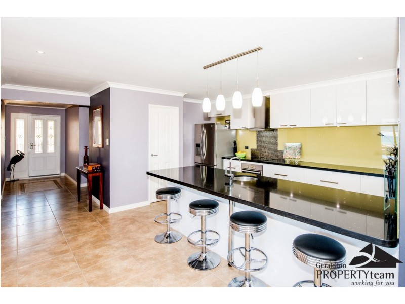 6 Basile Court, Wandina WA 6530