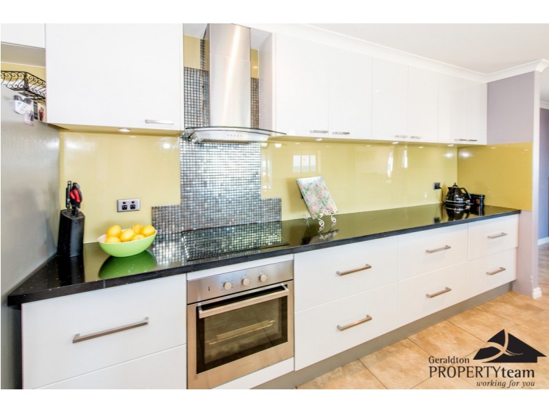 6 Basile Court, Wandina WA 6530