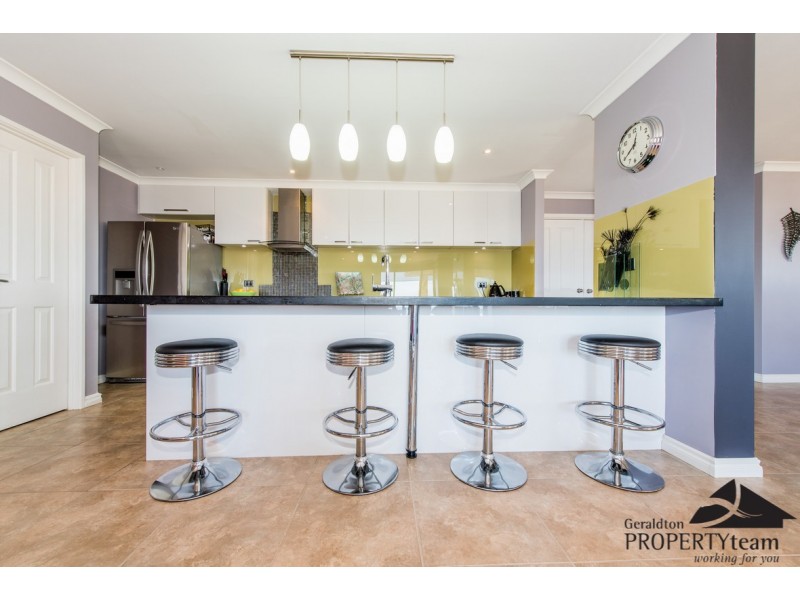 6 Basile Court, Wandina WA 6530