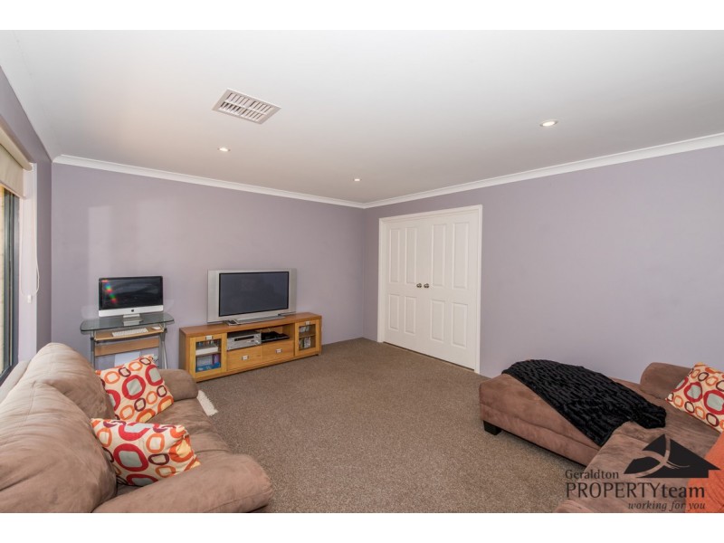 6 Basile Court, Wandina WA 6530