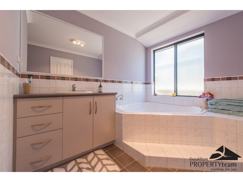 6 Basile Court, Wandina WA 6530