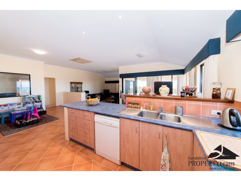 14 Pelican Rise, Wandina WA 6530