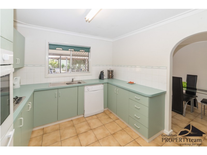 95 Railway Street, Bluff Point WA 6530