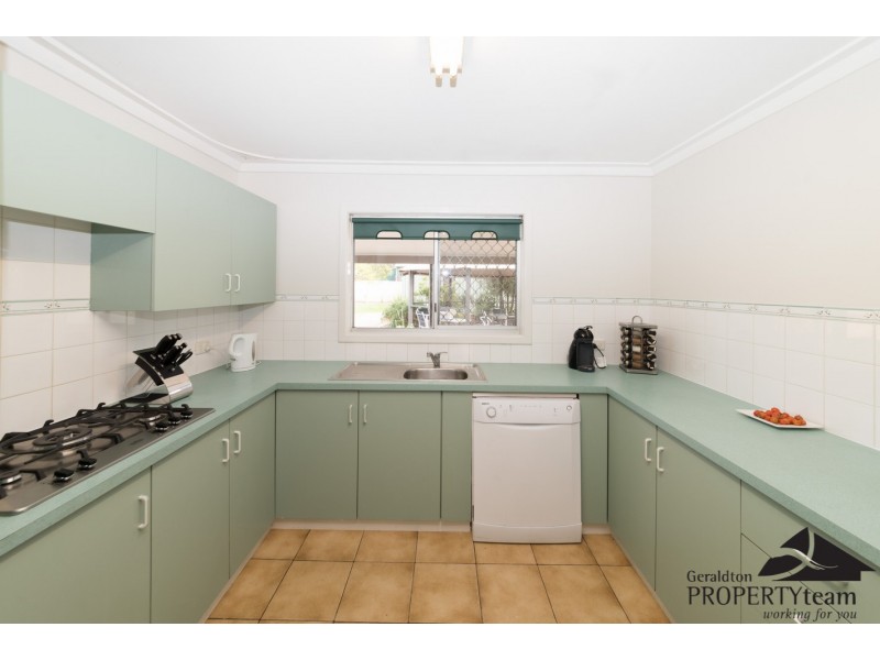 95 Railway Street, Bluff Point WA 6530