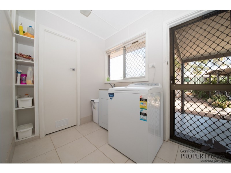 95 Railway Street, Bluff Point WA 6530