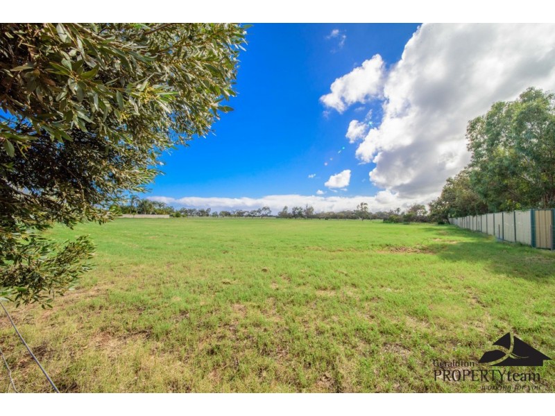 14 Dressage Circle, Deepdale WA 6532
