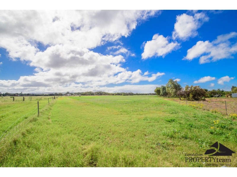 14 Dressage Circle, Deepdale WA 6532