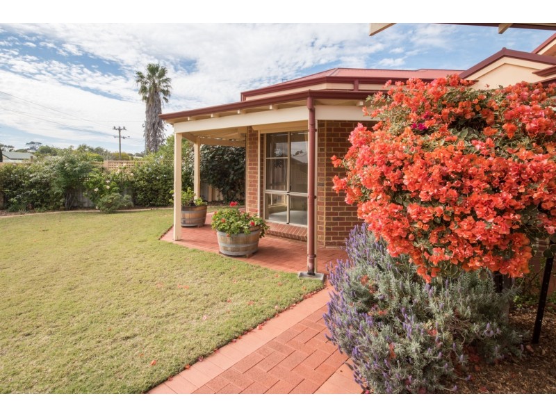 25 Church Street, Dongara WA 6525