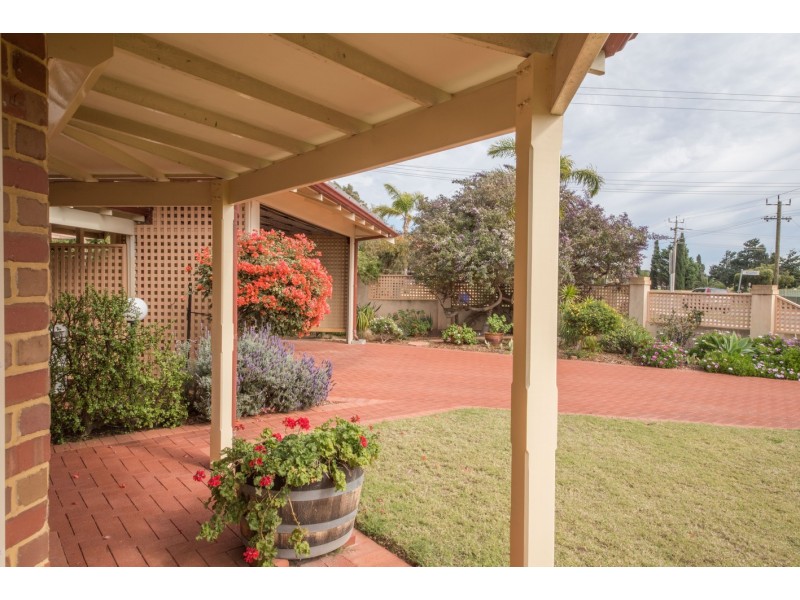 25 Church Street, Dongara WA 6525