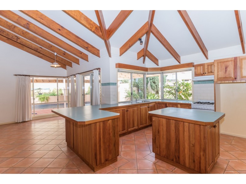 25 Church Street, Dongara WA 6525