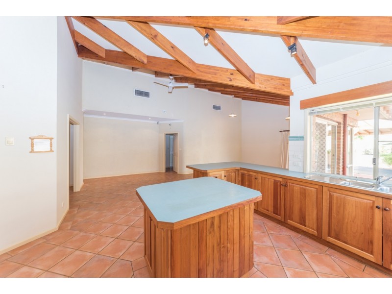 25 Church Street, Dongara WA 6525