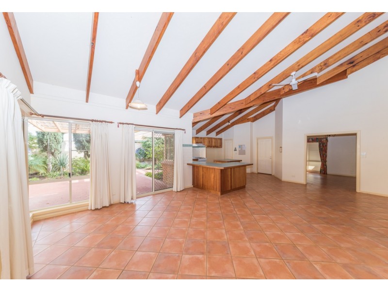 25 Church Street, Dongara WA 6525