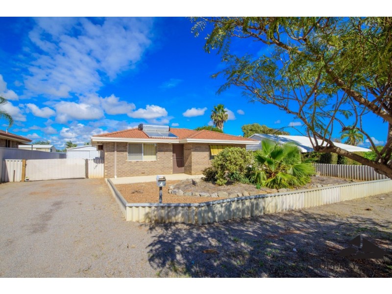 4 Pinyali Way, Waggrakine WA 6530