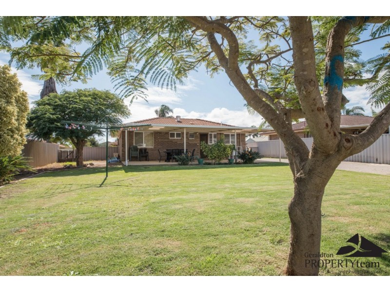 4 Pinyali Way, Waggrakine WA 6530