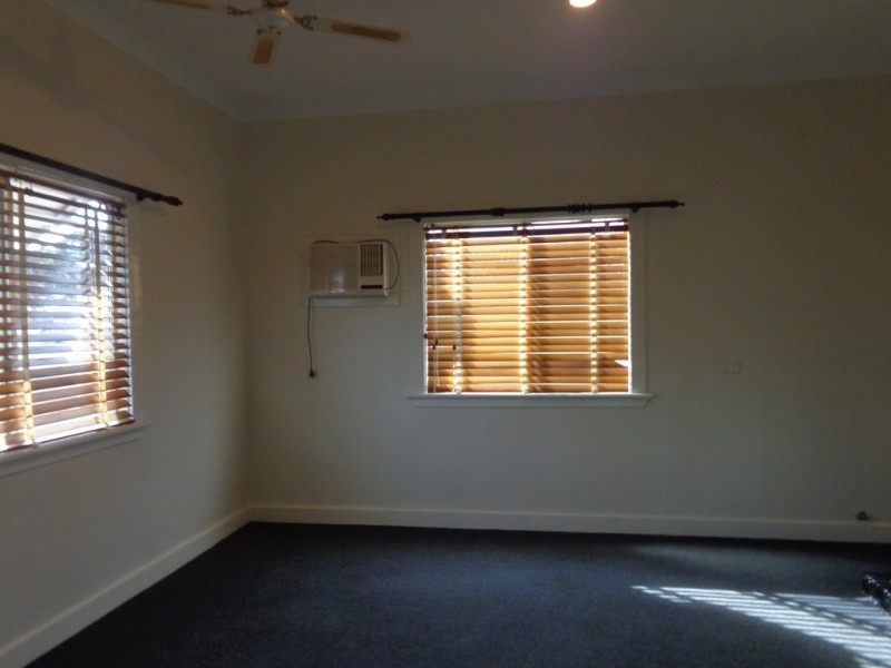 214 Second Street, Wonthella WA 6530