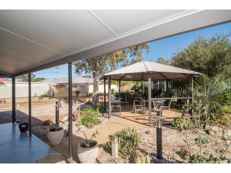 95 Railway Street, Bluff Point WA 6530