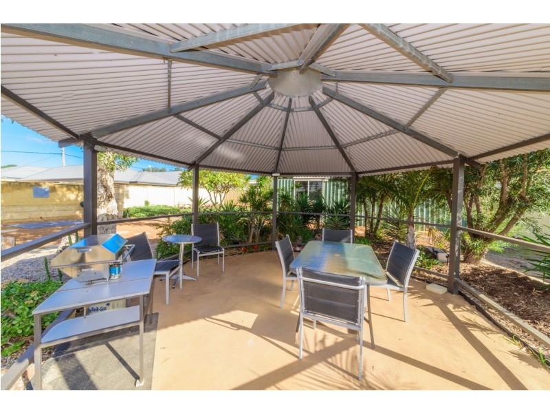 95 Railway Street, Bluff Point WA 6530