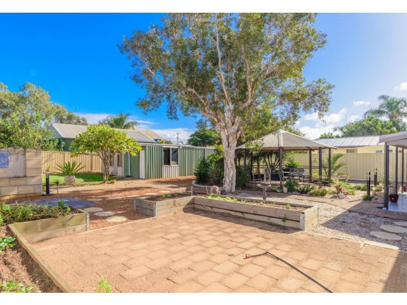95 Railway Street, Bluff Point WA 6530