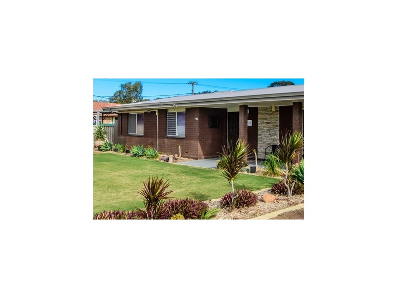 95 Railway Street, Bluff Point WA 6530
