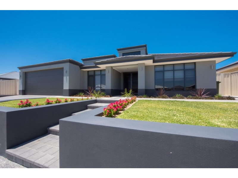 8 Garnet Brace, Wandina WA 6530