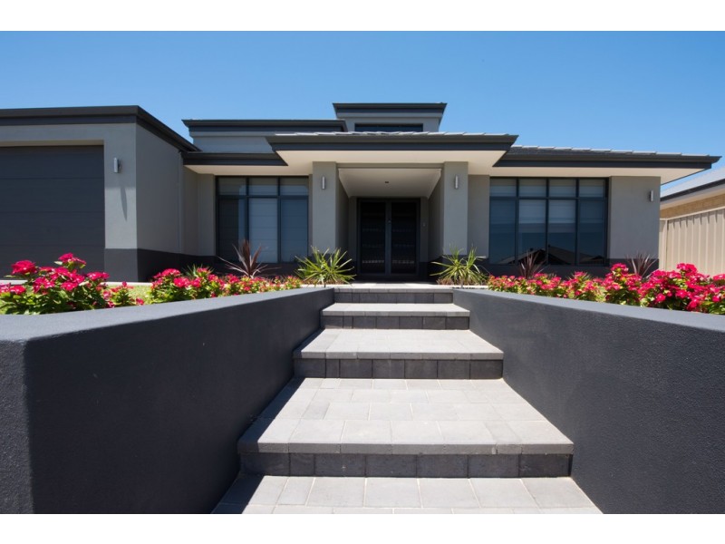 8 Garnet Brace, Wandina WA 6530