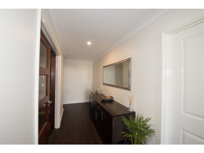 8 Garnet Brace, Wandina WA 6530