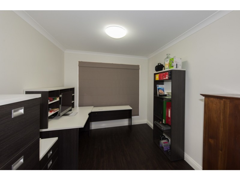 8 Garnet Brace, Wandina WA 6530