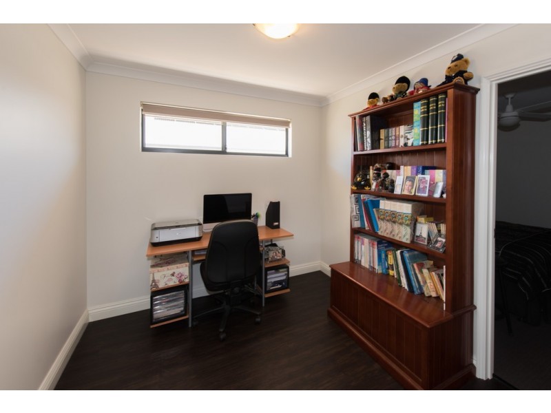 8 Garnet Brace, Wandina WA 6530