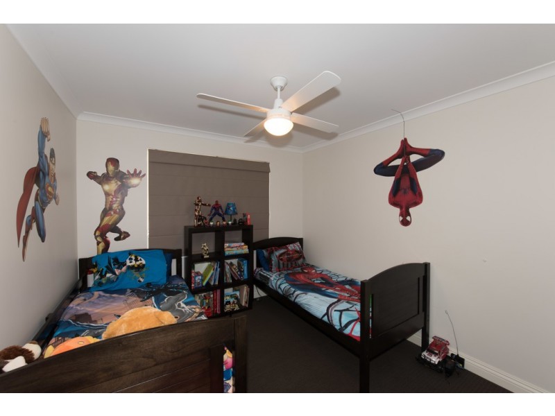 8 Garnet Brace, Wandina WA 6530