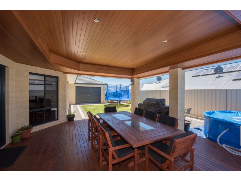 8 Garnet Brace, Wandina WA 6530