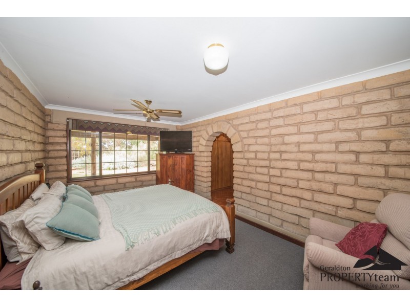 33 McConkey Road, Greenough WA 6532