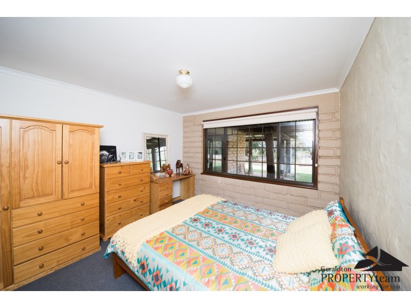 33 McConkey Road, Greenough WA 6532