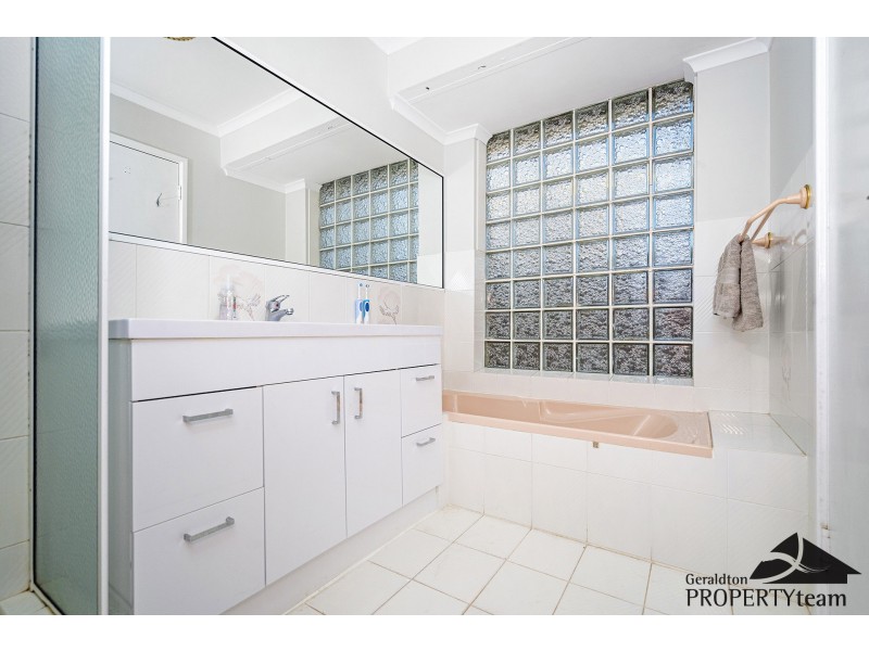 27 Glass Crescent, Mahomets Flats WA 6530