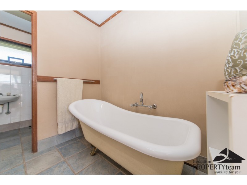 6 Maidstone Street, Mount Tarcoola WA 6530